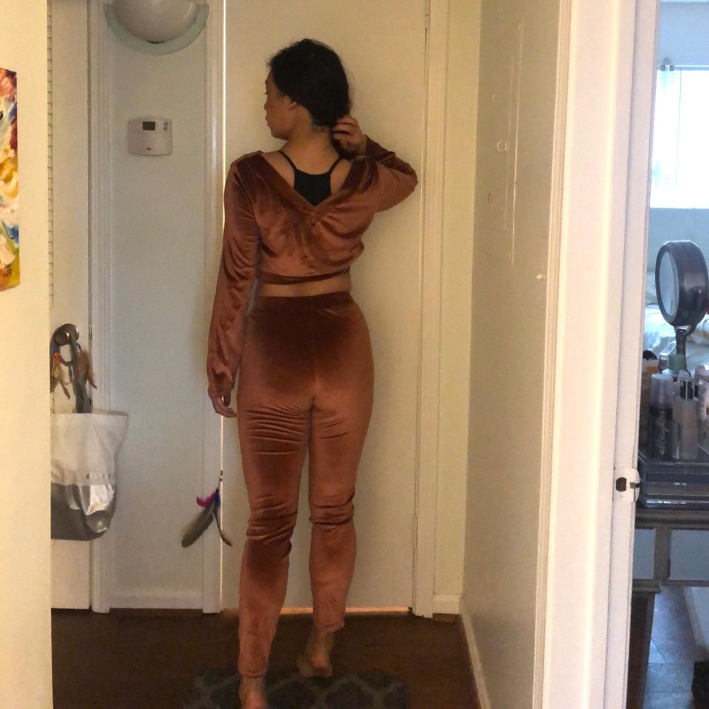 Fashionnova Velour Cropped Top Jogger Set M NWT